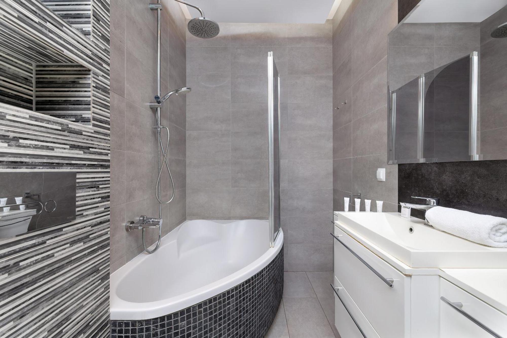 Apartament Nowoczesny & Klimatyzowany Z Parkingiem By Renters *